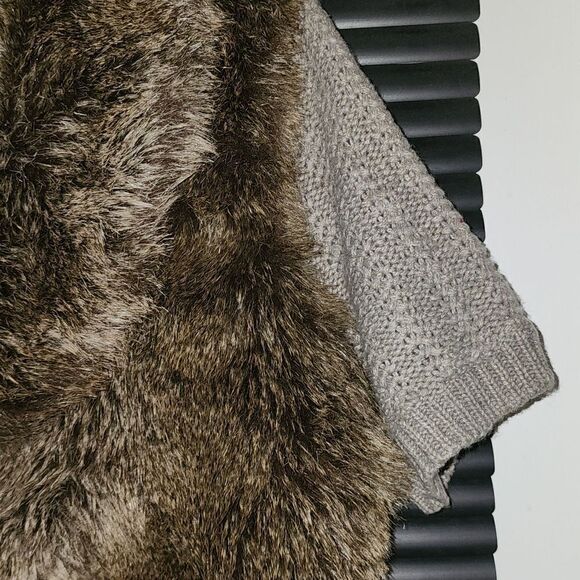 Bisou Bisou Sweater  - Picture 3 of 7